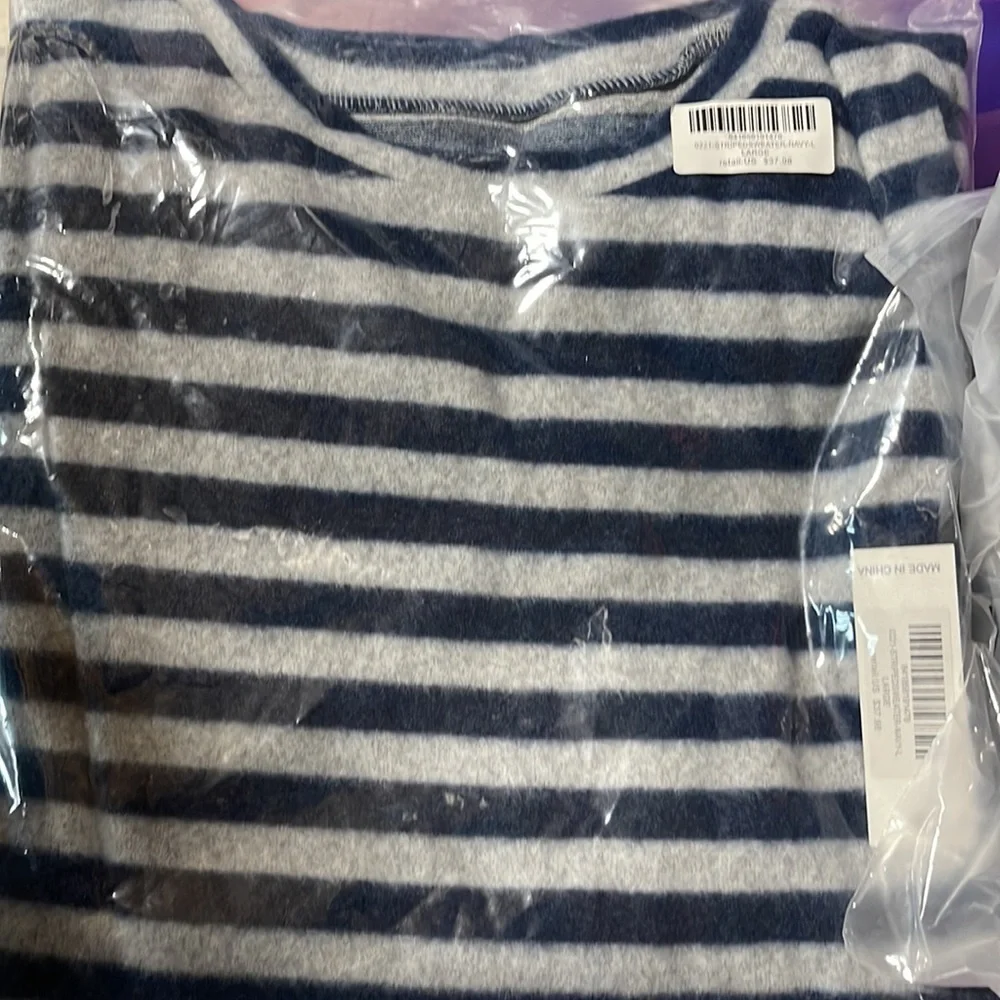 SIMPLY Southern Striped Sweater. Size Large - Picture 3 of 3